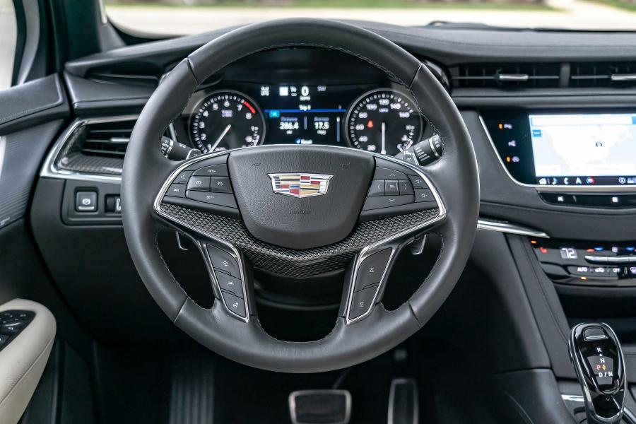 Панель приборов Cadillac XT5 Sport 2019 года  (NA) (фото 24 из 42)